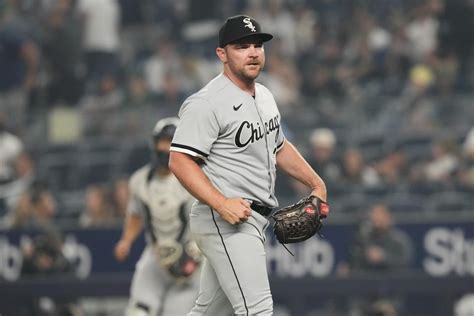 White Sox closer Liam Hendriks sidelined by elbow inflammation